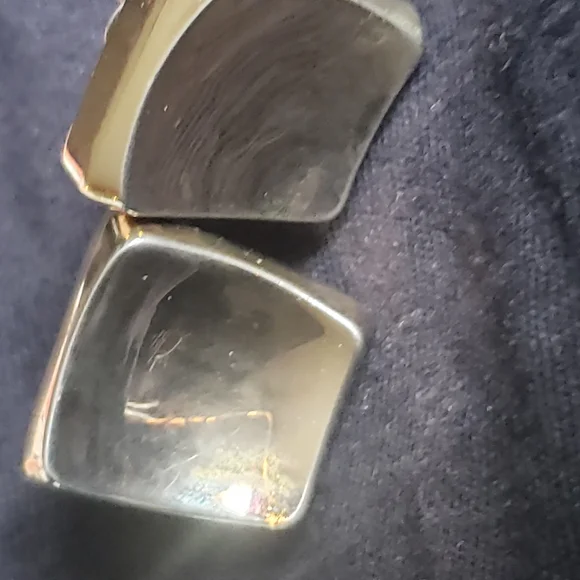 Dior Luxurious Gold Clip-Back PIERCED Earrings - Picture 5 of 5